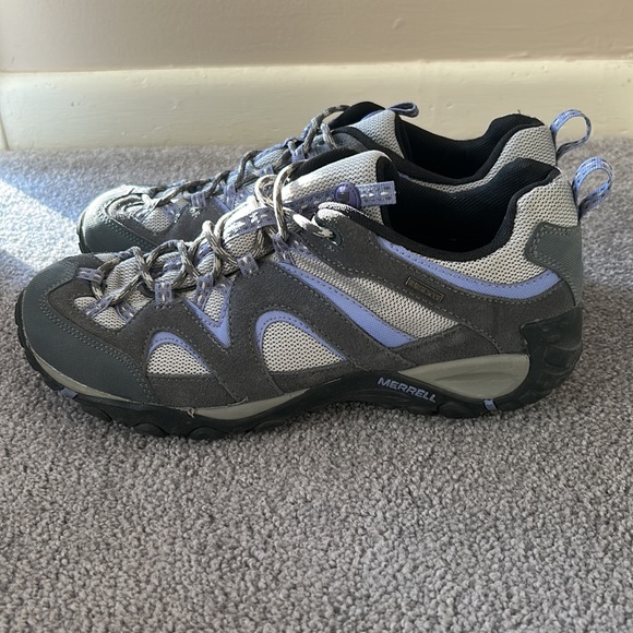 Women’s size 11 Merrell hiking sneakers - Picture 4 of 6